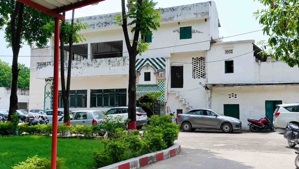 Saharanpur Collectorate Mosque Roz Tak News